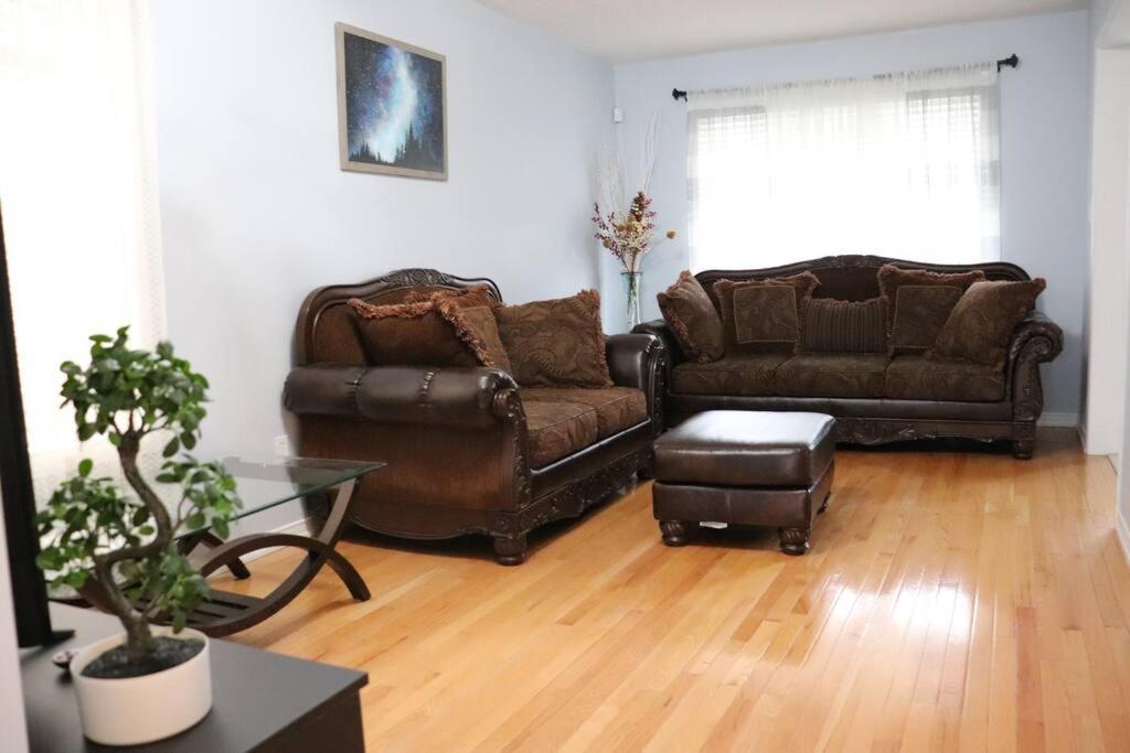 Entire 4 Bed Room Detached Residential Home Ajax Ngoại thất bức ảnh